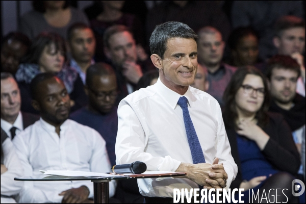 Premier meeting   La France est belle    de Manuel VALLS sur le thème de la jeunesse et de l éducation à Evry.