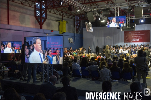 Premier meeting   La France est belle    de Manuel VALLS sur le thème de la jeunesse et de l éducation à Evry.