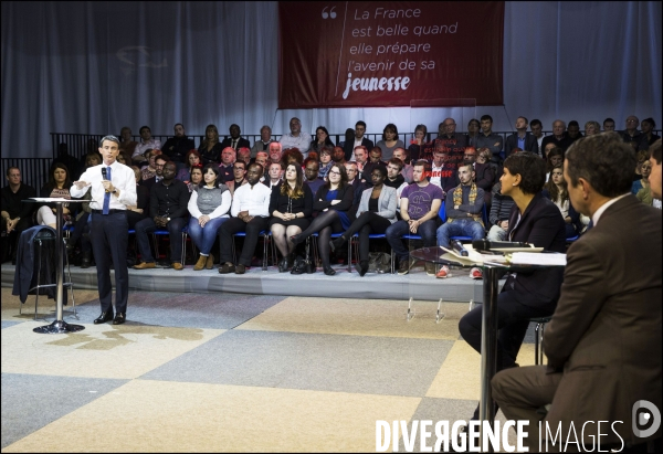 Premier meeting   La France est belle    de Manuel VALLS sur le thème de la jeunesse et de l éducation à Evry.