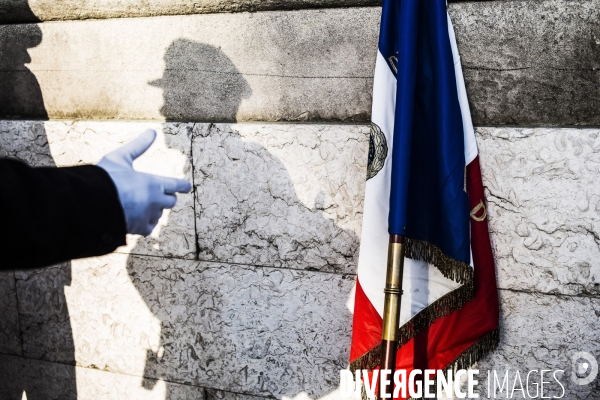 Hommage aux soldats français tués au Mali.