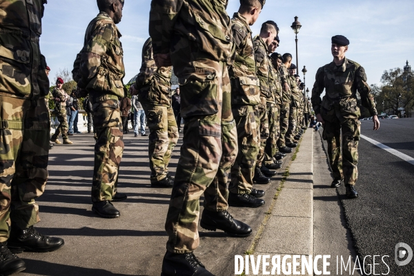 Hommage aux soldats français tués au Mali.
