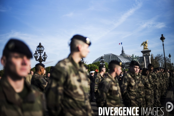 Hommage aux soldats français tués au Mali.