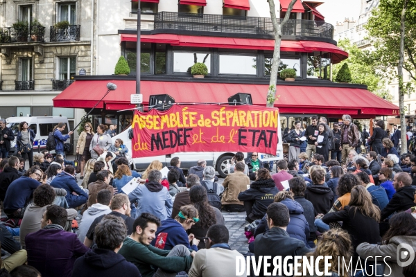 Nuit Debout devant le MEDEF