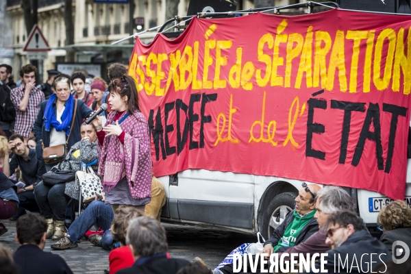 Nuit Debout devant le MEDEF