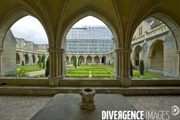 Restauration lourde de l abbaye de Royaumont.