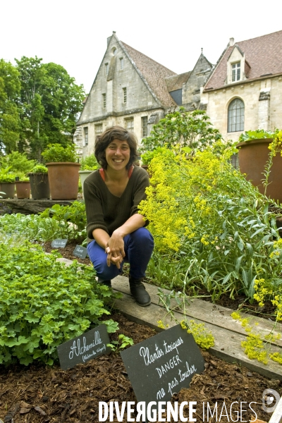 Abbaye de Royaumont.Portrait de Justine Marin, jardinier maraichere a l abbaye de Royaumont en charge du nouveau potager.
