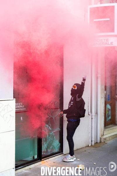 Visitez Nantes, son muscadet, ses émeutes...