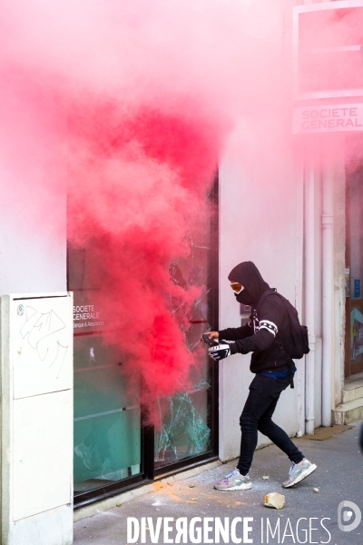 Visitez Nantes, son muscadet, ses émeutes...