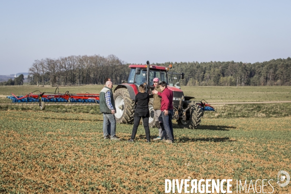 Revolution Terrestre #1- Conversion de quatre cerealiers de l Yonne a l agriculture biologique.