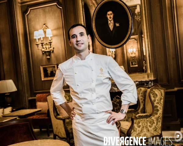 Portraits de Pâtissiers: François Perret, chef pâtissier du Ritz Paris. François Perret, pastry chef of the Ritz Paris.