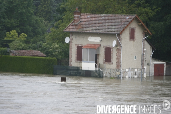 JUIN 2016- Nemours crues du Loing et inondation du centre ville.