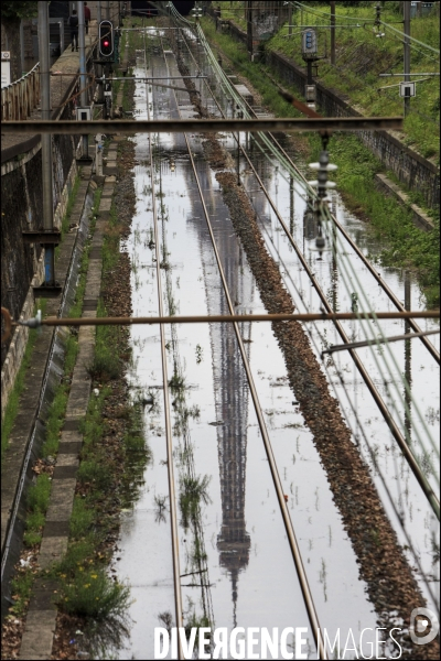 La crue exceptionnelle de la Seine à Paris stabilisée à 6,09 m provoque des inondations sur les berges