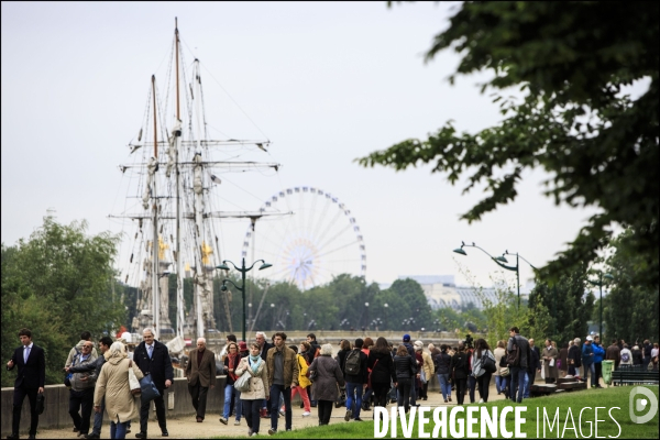 La crue exceptionnelle de la Seine à Paris stabilisée à 6,09 m provoque des inondations sur les berges