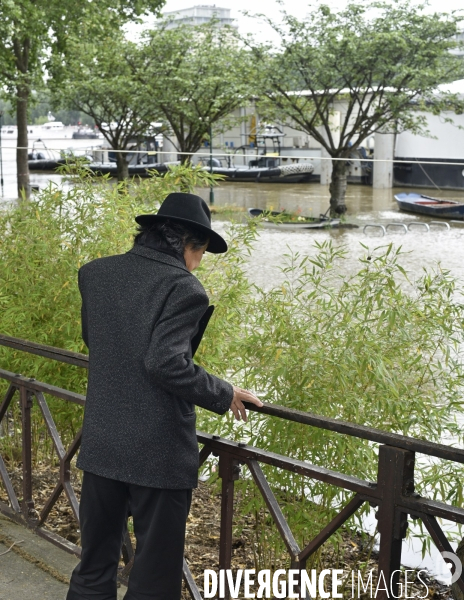 La Seine en crue à Paris. Seine flooded in Paris.