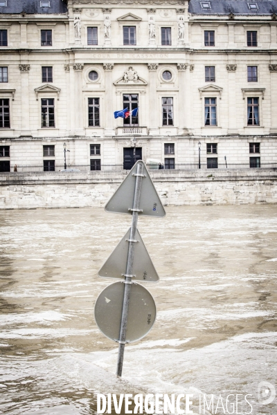 Paris, la Seine en crue