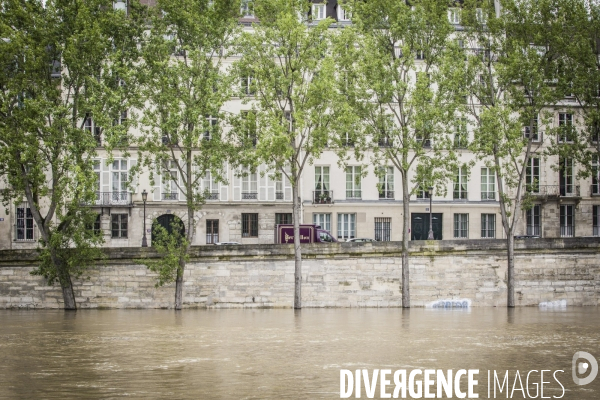 Paris, la Seine en crue