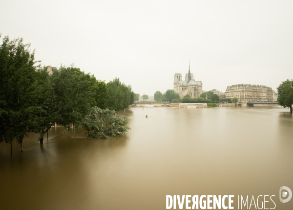 Crue Paris 2016