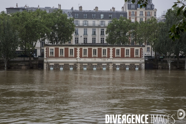 La seine en crue à Paris