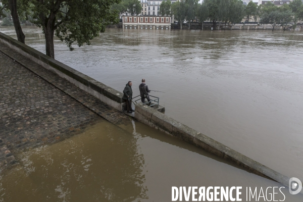 La seine en crue à Paris