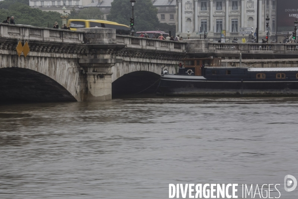 La seine en crue à Paris