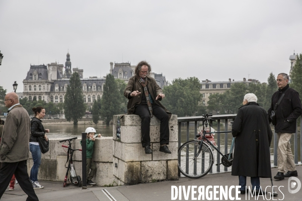 La seine en crue à Paris