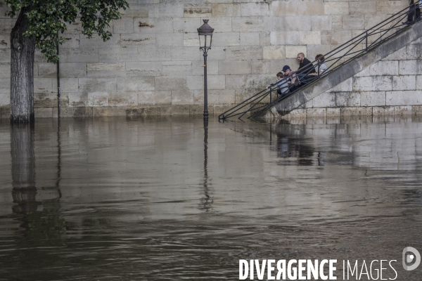 La seine en crue à Paris