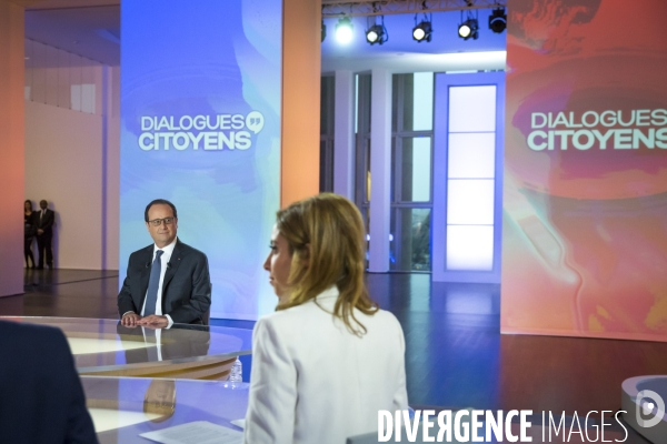 François Hollande participe à l émission Dialogues citoyens sur France 2