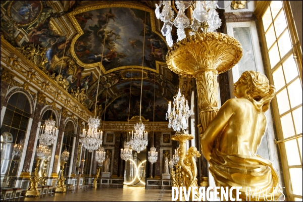 Les installations de l artiste Olafur ELIASSON dans les salles du château de Versailles et dans les jardins.