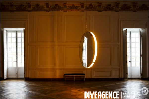 Les installations de l artiste Olafur ELIASSON dans les salles du château de Versailles et dans les jardins.