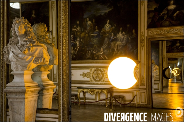 Les installations de l artiste Olafur ELIASSON dans les salles du château de Versailles et dans les jardins.