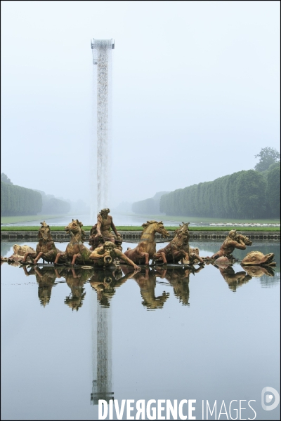 Les installations de l artiste Olafur ELIASSON dans les salles du château de Versailles et dans les jardins.