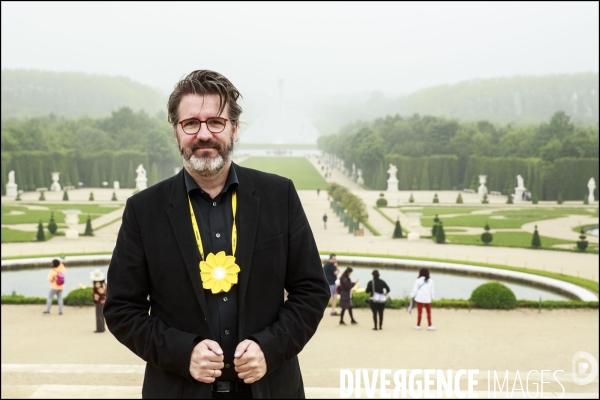 Les installations de l artiste Olafur ELIASSON dans les salles du château de Versailles et dans les jardins.