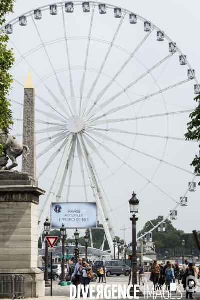 Paris se prépare à accueillir des milliers de supporters de football venus de toute l Europe.