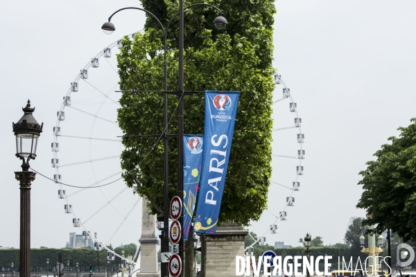 Paris se prépare à accueillir des milliers de supporters de football venus de toute l Europe.