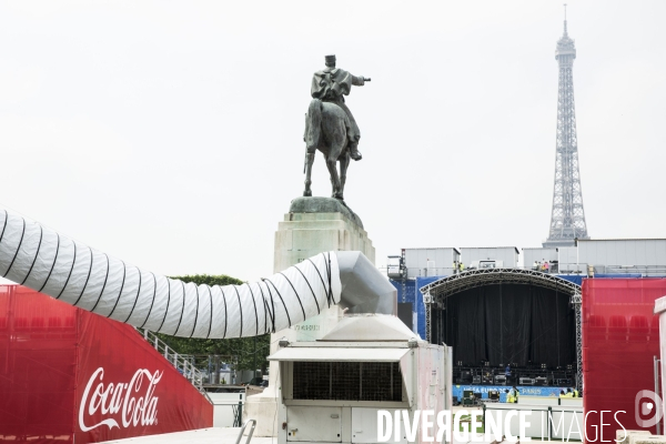 Paris se prépare à accueillir des milliers de supporters de football venus de toute l Europe.