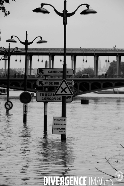 Inondations à Paris la Seine 2016.  Flooding of the River Seine Paris 2016.