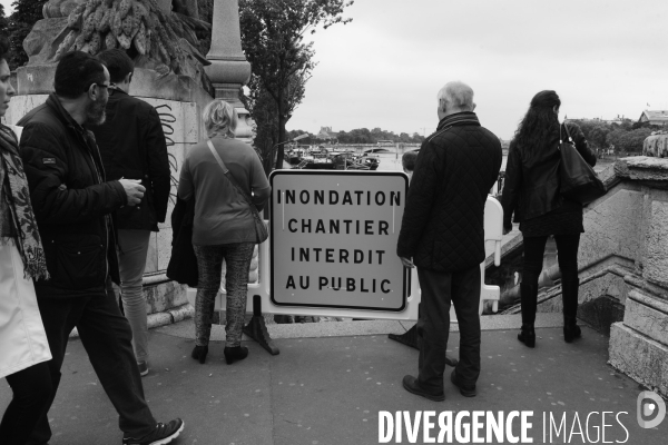 Inondations à Paris la Seine 2016.  Flooding of the River Seine Paris 2016.