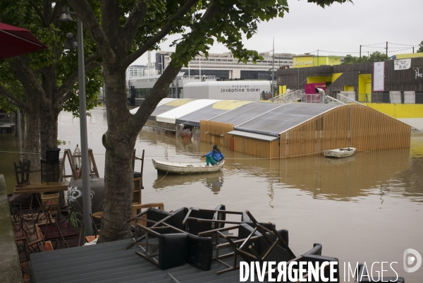 Crue de la seine a paris.