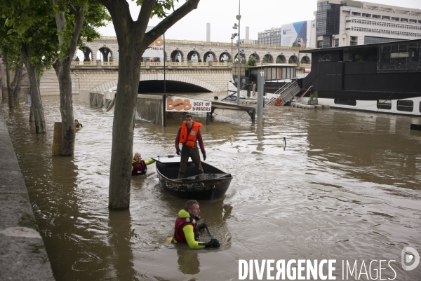 Crue de la seine a paris.