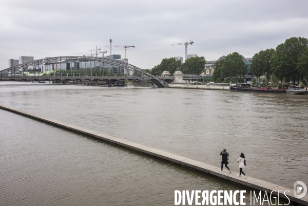 Crue de la seine a paris.