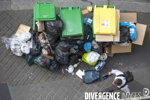 Grève des éboueurs dans le 5e à Paris