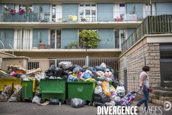 Grève des éboueurs dans le 5e à Paris