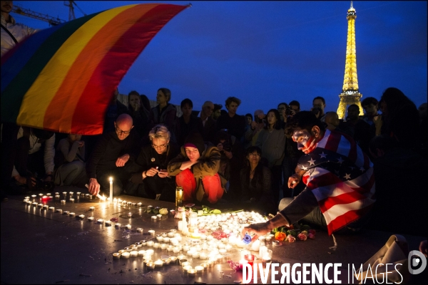 Rassemblement au Trocadéro sur le parvis des droits de l homme en hommage aux victimes de la tuerie d Orlando