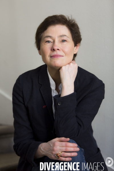 Sophie BASSIGNAC, pour la sortie de son nouveau roman, Séduire Isabelle A. aux éditions JC Lattès.