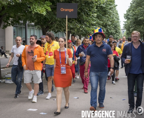 Les abords du Stade de France lors du premier match de l euro 2016.