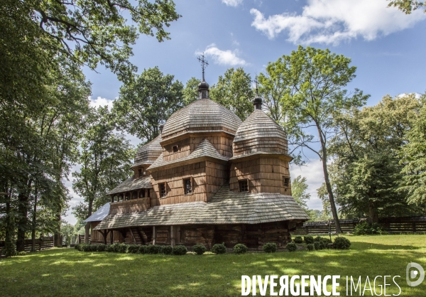 Les  tserkvas  eglises en bois/pologne