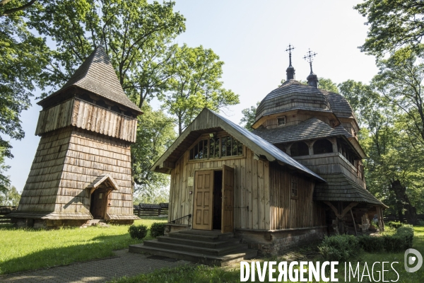 Les  tserkvas  eglises en bois/pologne