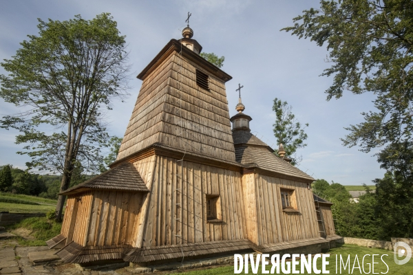 Les  tserkvas  eglises en bois/pologne