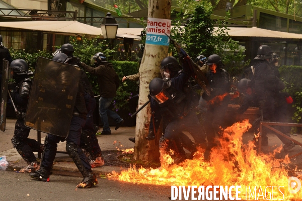 Protestation Contre les Réformes du Travail à Paris. Violent Protest Against Labor Reforms in Paris.