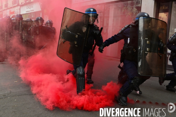 Protestation Contre les Réformes du Travail à Paris. Violent Protest Against Labor Reforms in Paris.